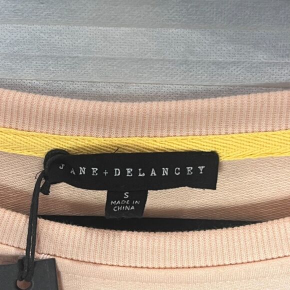 JANE & DELANCEY • Peach Crew Neck Daisy Print Sweater • Size S - Picture 2 of 8